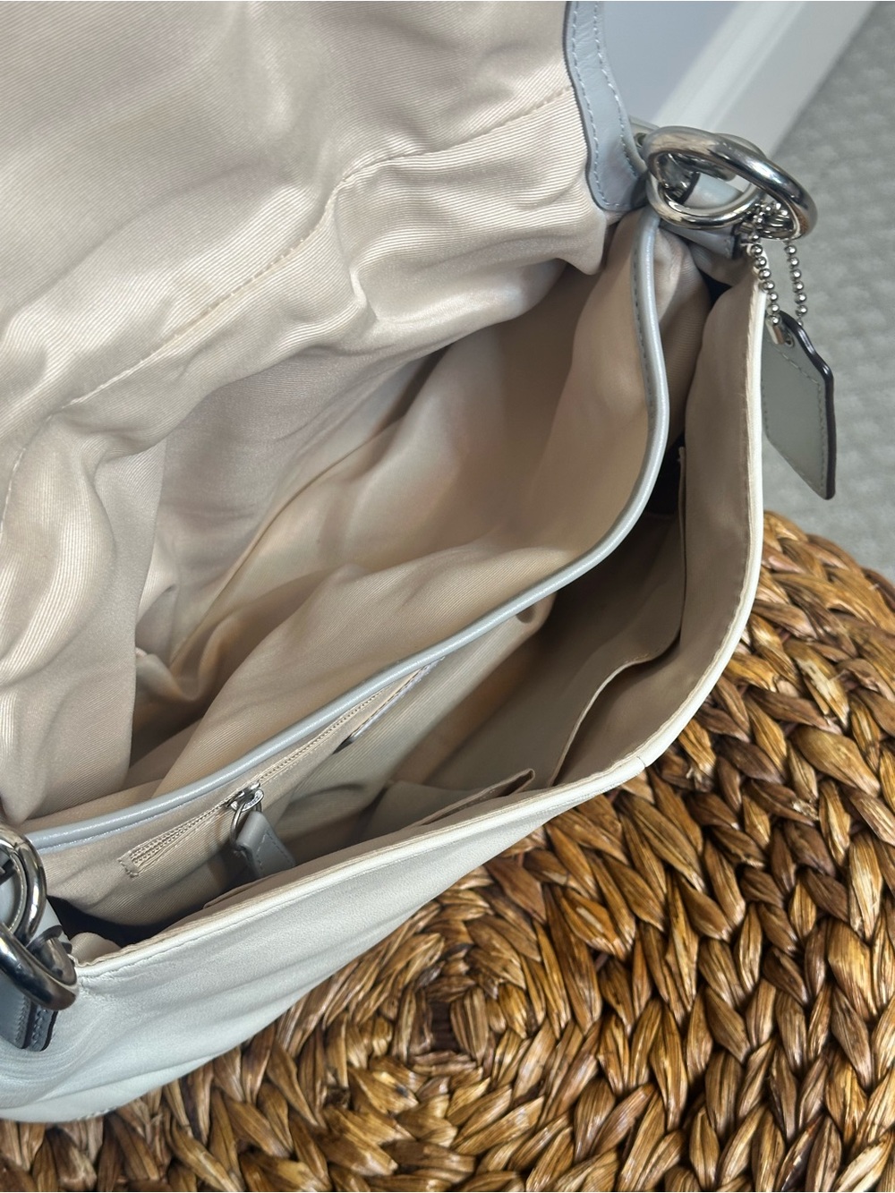 Coach Vintage leather soho White Grey Kristin Pleated Soho Hobo Buckle Bag Y2K - Picture 10 of 12